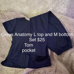 Greys anatomy scrub set size L top and M bottom